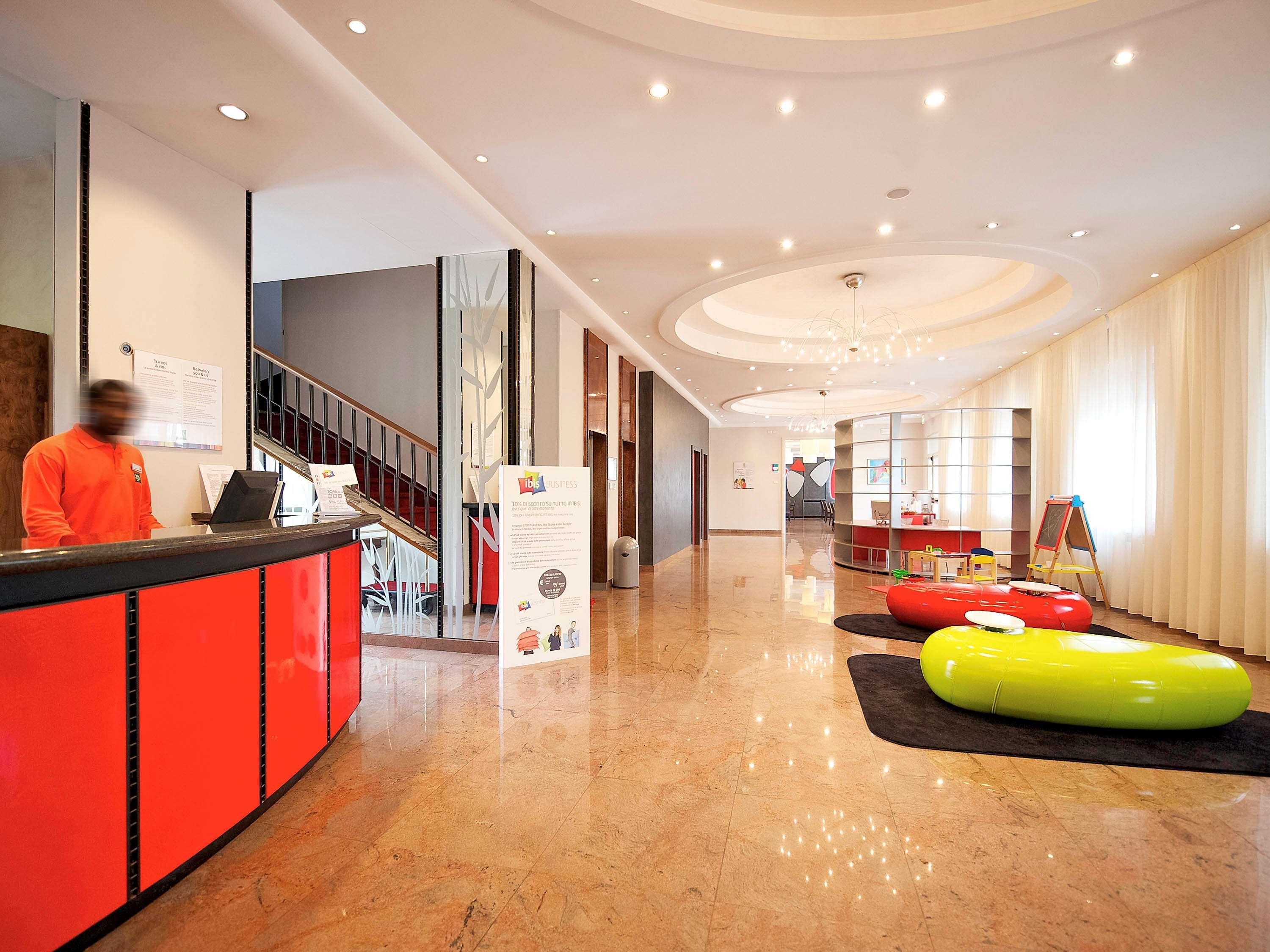 Ibis Styles Parma Toscanini Luaran gambar