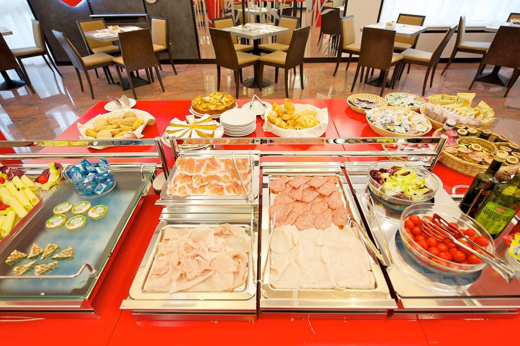 Ibis Styles Parma Toscanini Luaran gambar