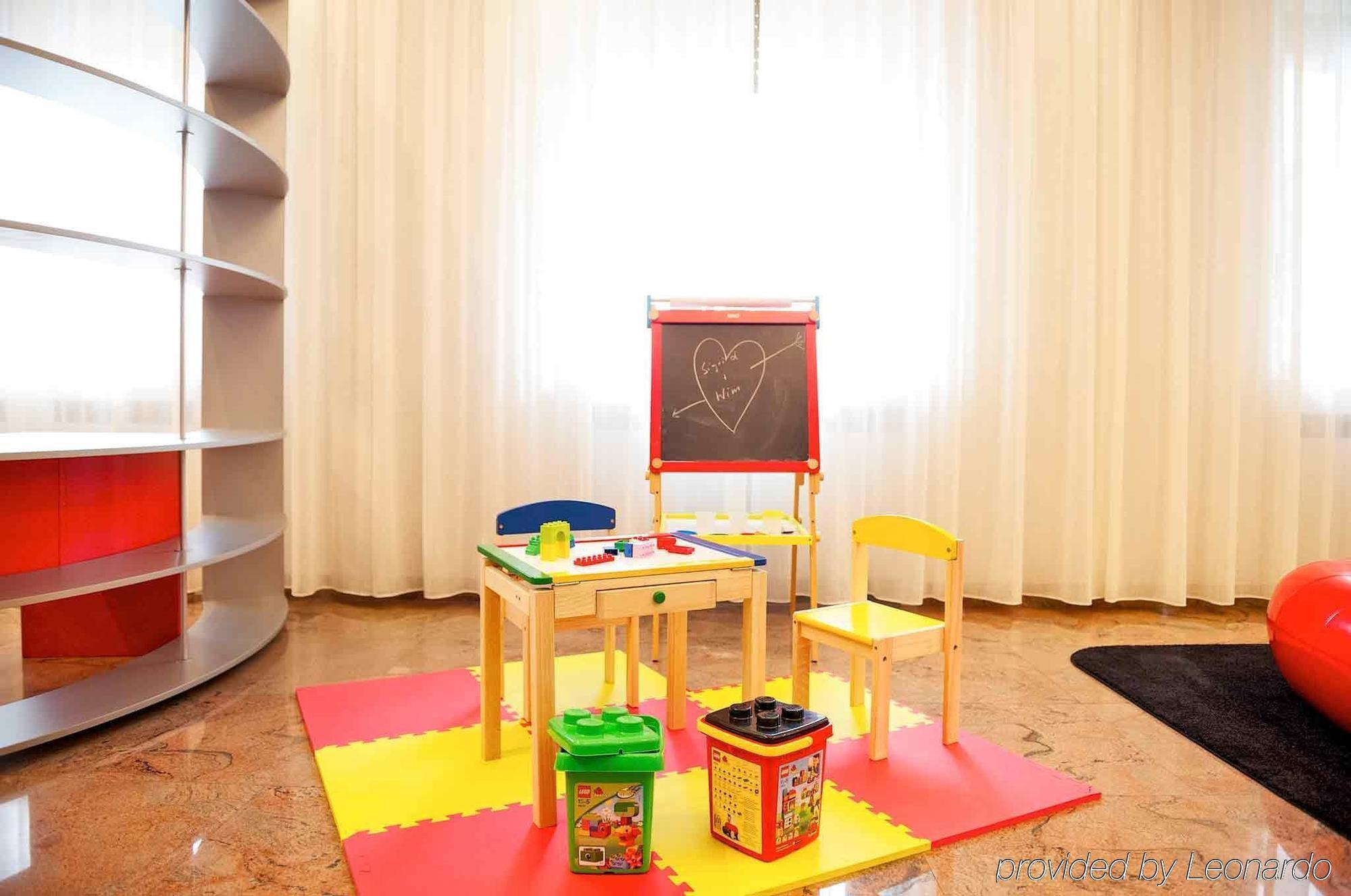 Ibis Styles Parma Toscanini Luaran gambar