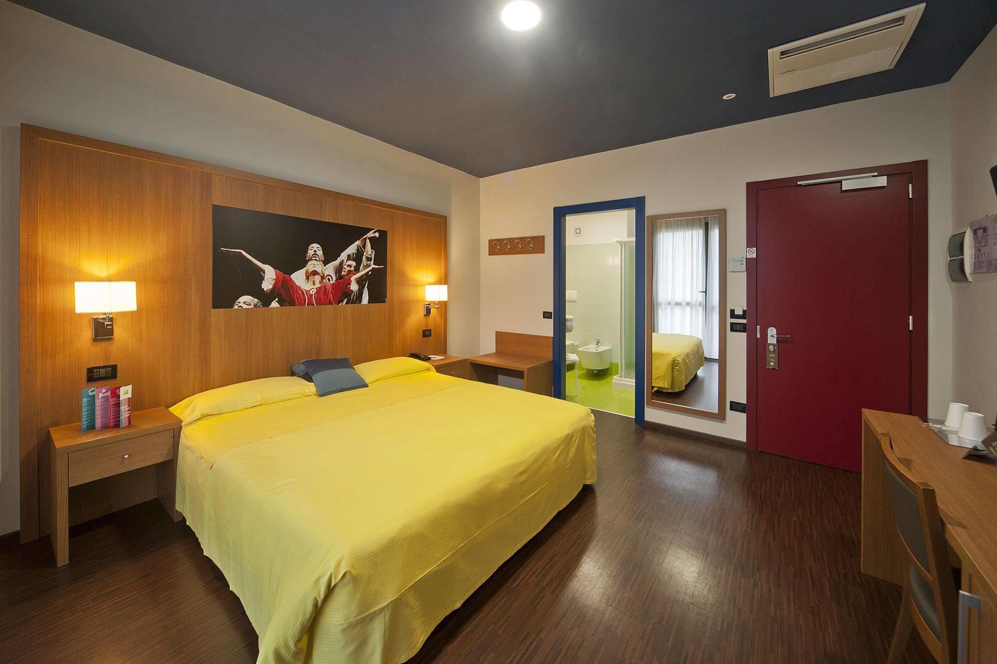 Ibis Styles Parma Toscanini Luaran gambar